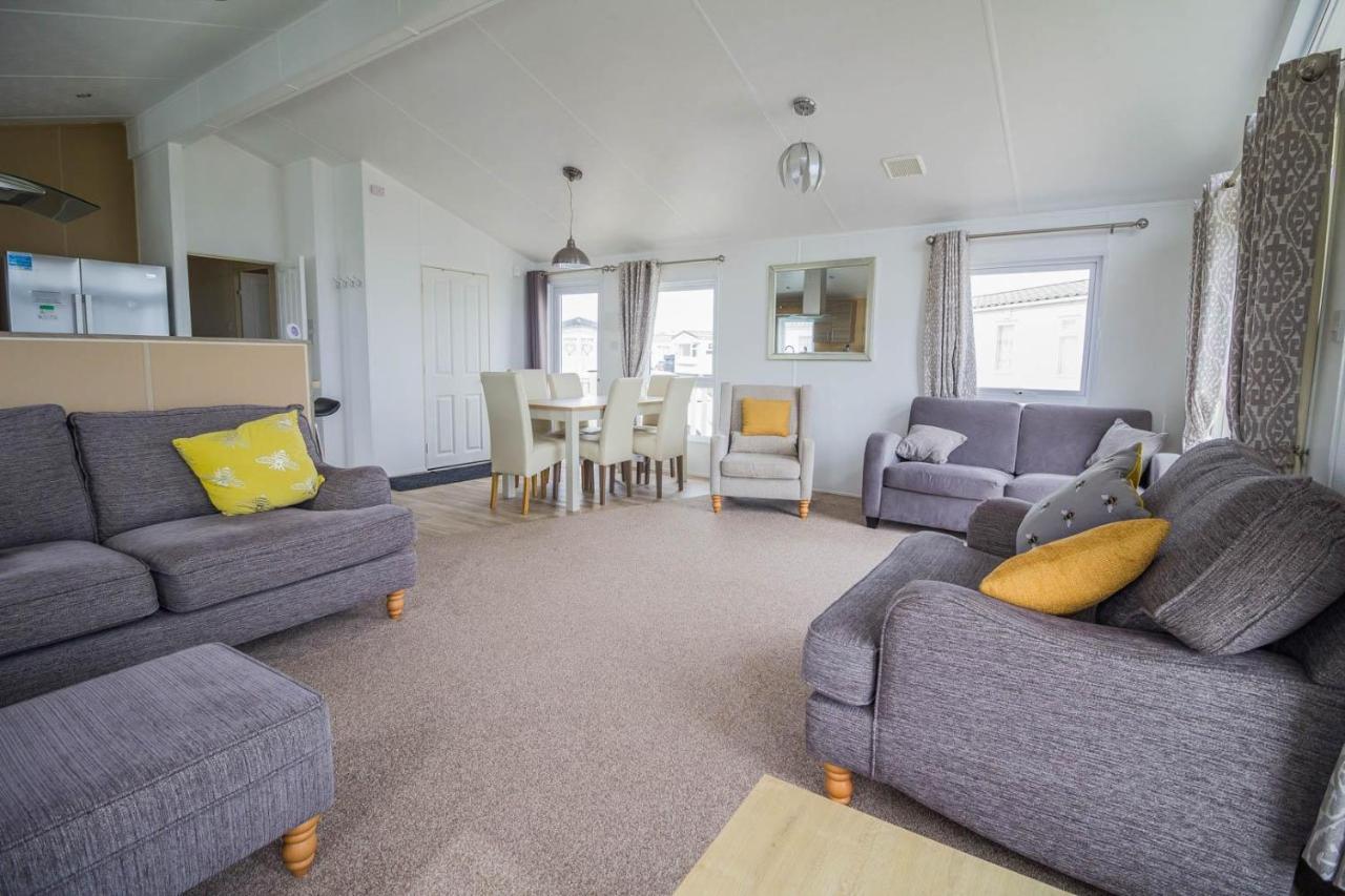 Stunning 6 Berth Lodge With Sea Views For Hire At Skipsea Sands Ref 41136Nf Barmston Exteriör bild